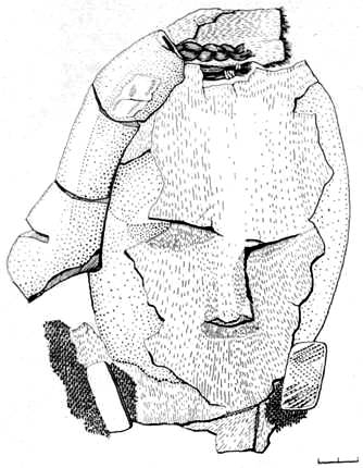 Глиняные головной убор и маска (под кожаной) на мумии из кургана Береш. Раскопки Э.Б. Вадецкой (1982 г.).